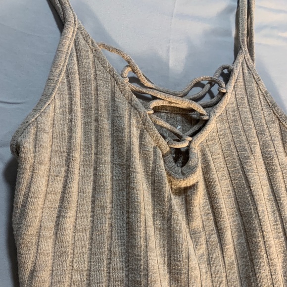 Cropped Ribbed Tank - Picture 3 of 3